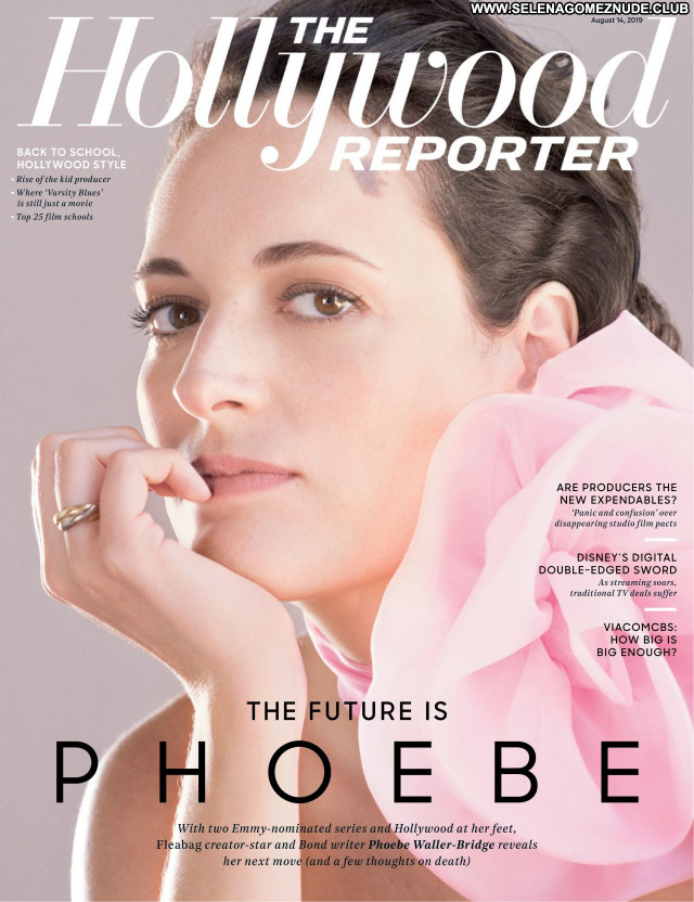 Phoebe Waller No Source Posing Hot Babe Beautiful Celebrity Sexy