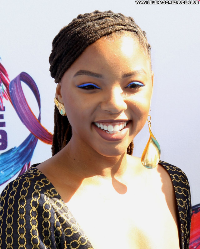 Halle Bailey No Source Sexy Posing Hot Babe Celebrity Beautiful