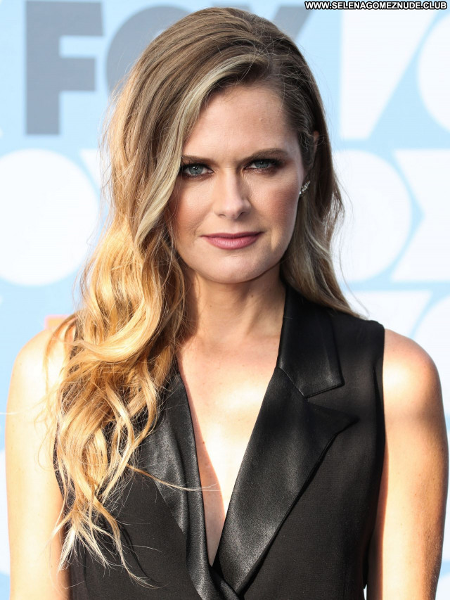 Maggie Lawson No Source  Beautiful Sexy Babe Celebrity Posing Hot