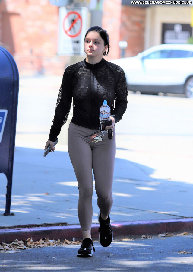 Ariel Winter No Source  Babe Posing Hot Celebrity Beautiful Sexy