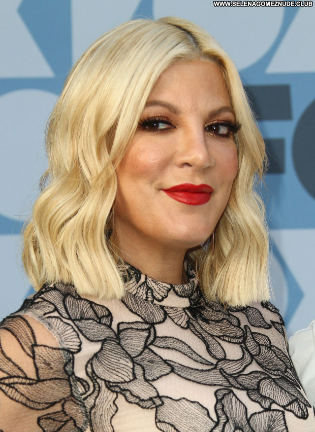 Tori Spelling No Source  Celebrity Sexy Beautiful Posing Hot Babe