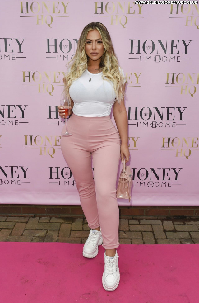 Holly Hagan No Source Sexy Beautiful Posing Hot Babe Celebrity