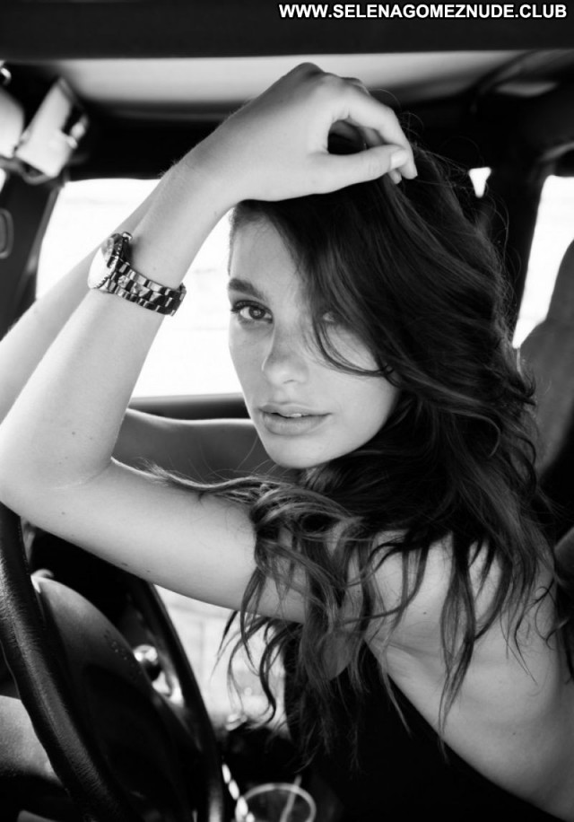 Camila Morrone No Source Posing Hot Beautiful Sexy Babe Celebrity