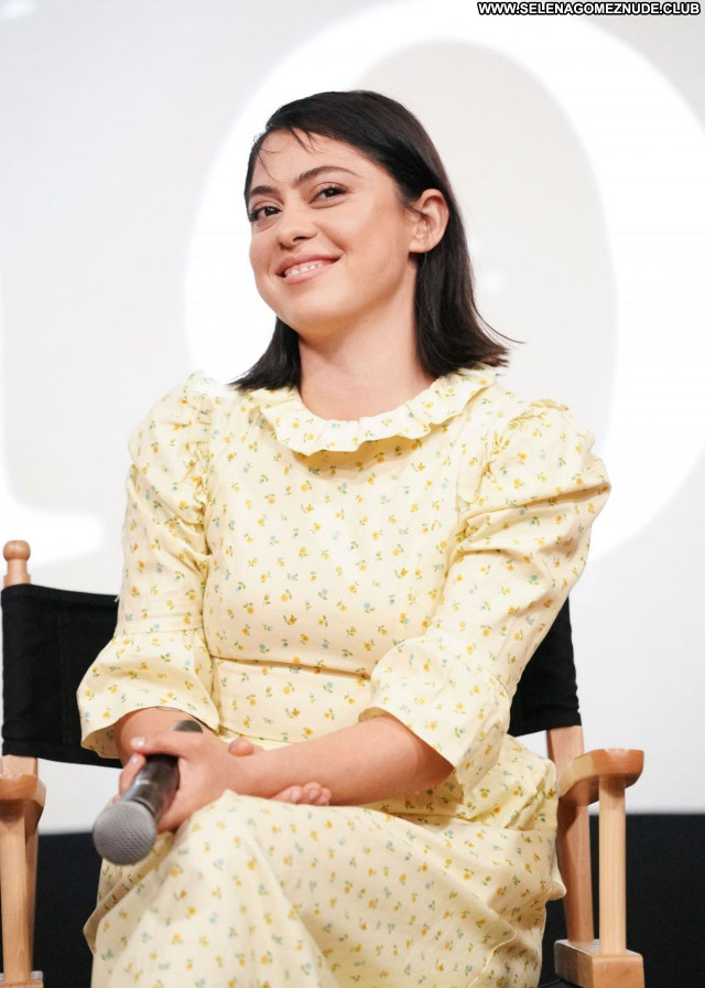 Rosa Salazar No Source Posing Hot Babe Sexy Beautiful Celebrity