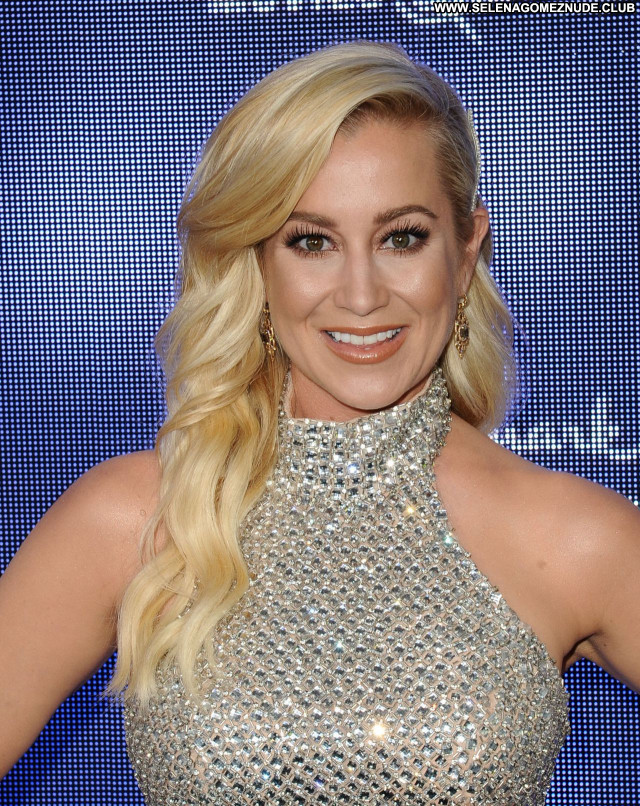 Kellie Pickler No Source Posing Hot Babe Sexy Beautiful Celebrity