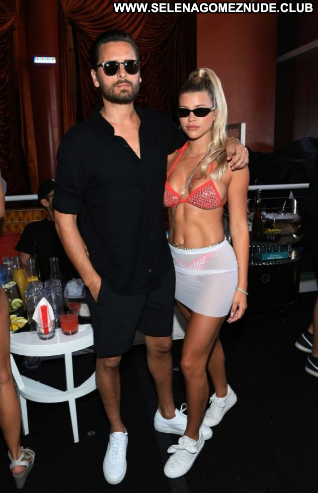 Sofia Richie Las Vegas Babe Paparazzi Posing Hot Celebrity Beautiful