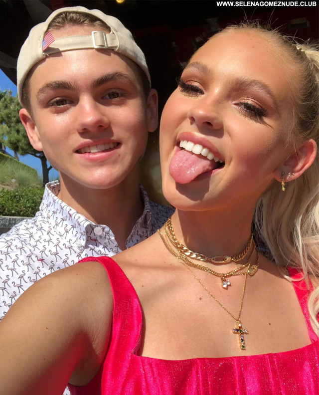 Jordyn Jones No Source Sexy Beautiful Babe Celebrity Posing Hot