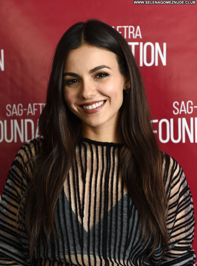Victoria Justice No Source  Sexy Beautiful Babe Celebrity Posing Hot