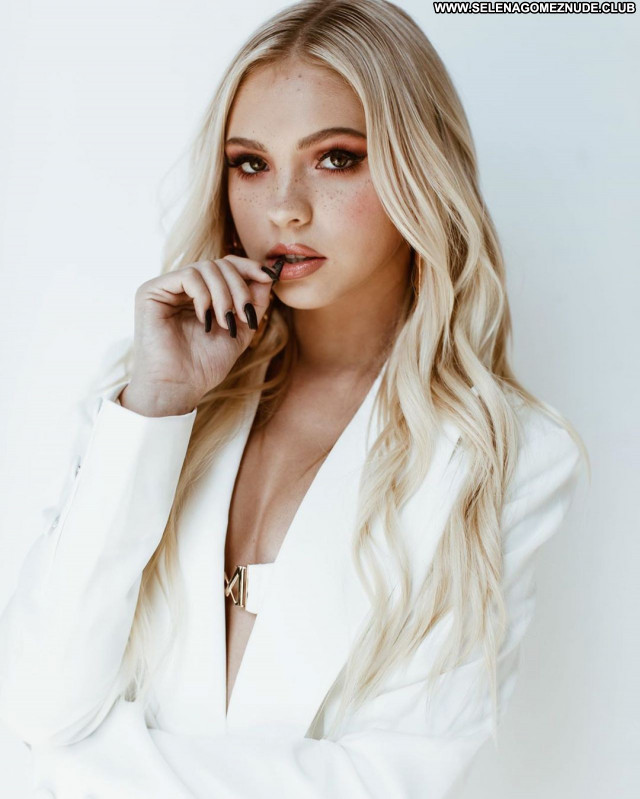 Jordyn Jones No Source  Babe Sexy Celebrity Posing Hot Beautiful