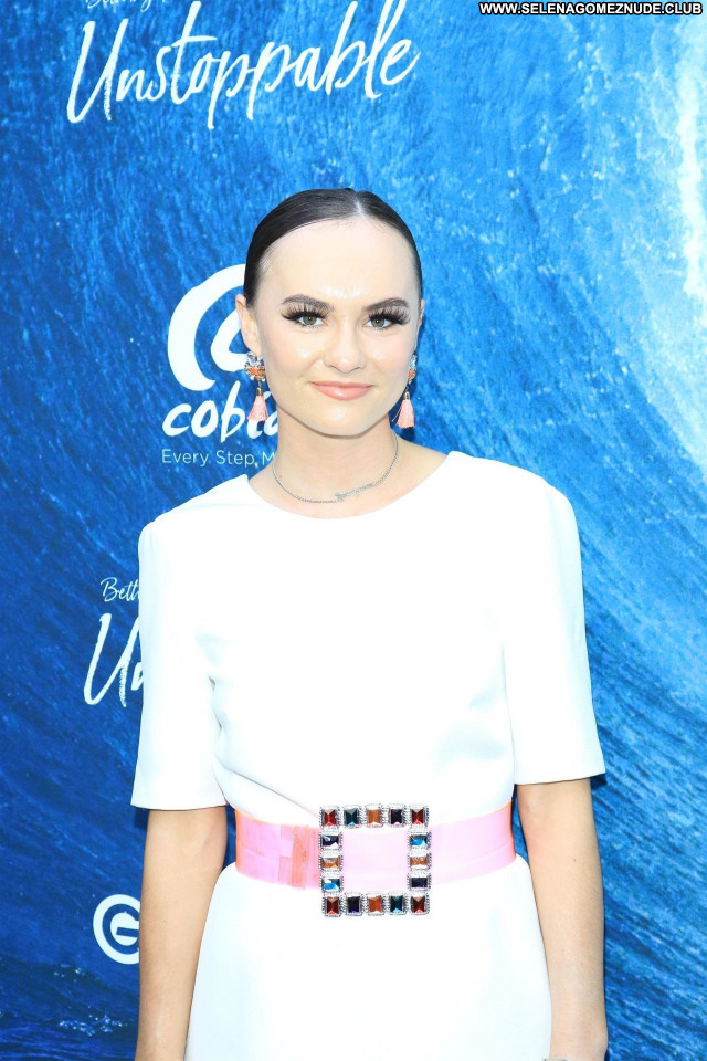 Madeline Carroll No Source Sexy Celebrity Posing Hot Beautiful Babe