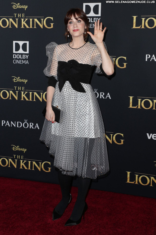 Zooey Deschanel Celebrity Sexy Beautiful Babe Posing Hot