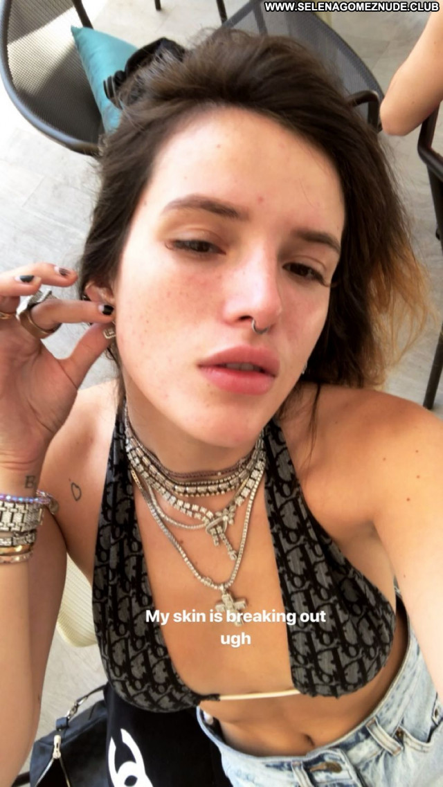 Bella Thorne No Source Posing Hot Beautiful Sexy Celebrity Babe