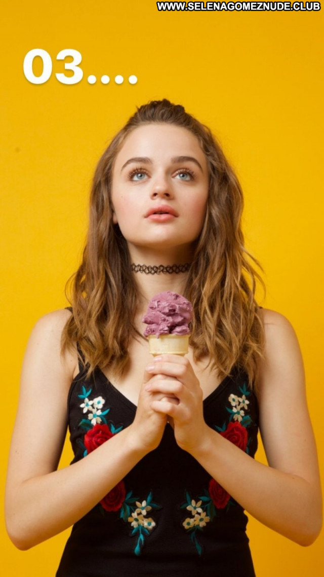 Joey King No Source Posing Hot Babe Sexy Celebrity Beautiful