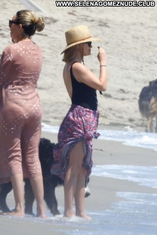 Reese Witherspoo The Beach In Malibu Paparazzi Posing Hot Babe