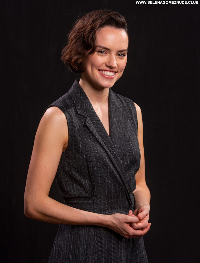 Daisy Ridley No Source Celebrity Beautiful Posing Hot Sexy Babe