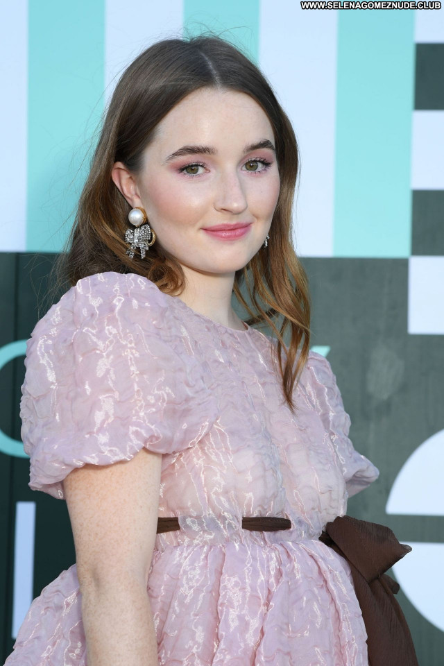 Kaitlyn Dever No Source Posing Hot Beautiful Sexy Celebrity Babe