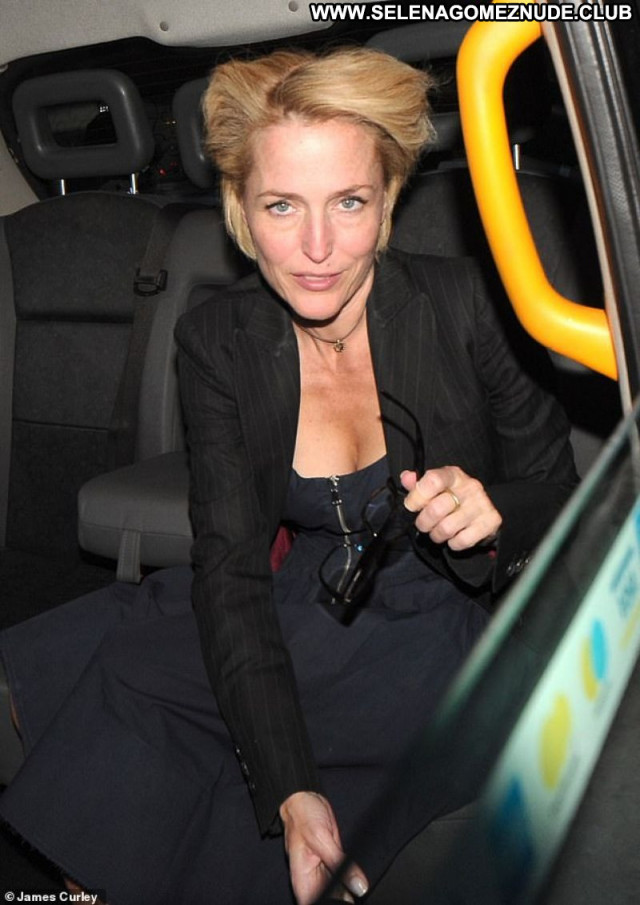 Gillian Anderson No Source  Celebrity Babe Sexy Posing Hot Beautiful