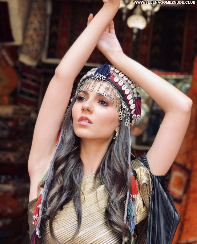 Victoria Justice No Source  Beautiful Sexy Celebrity Posing Hot Babe