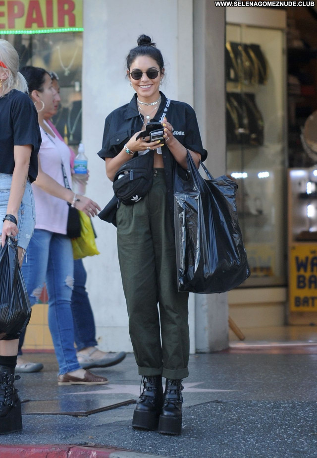 Vanessa Hudgens No Source Beautiful Celebrity Babe Sexy Posing Hot