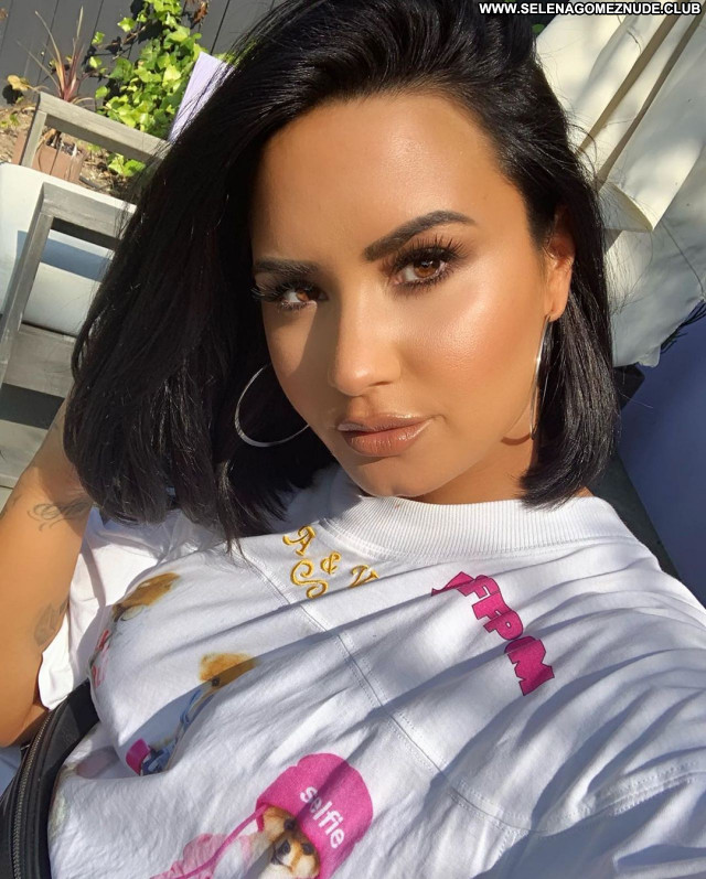 Demi Lovato No Source Beautiful Sexy Posing Hot Babe Celebrity