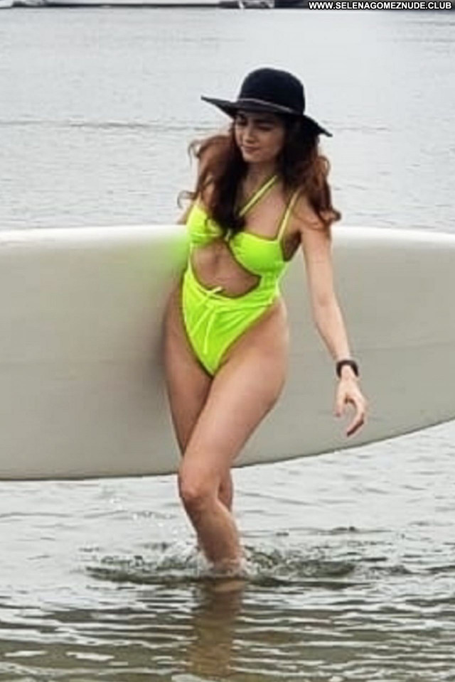 Marina De No Source Posing Hot Sexy Celebrity Beautiful Babe