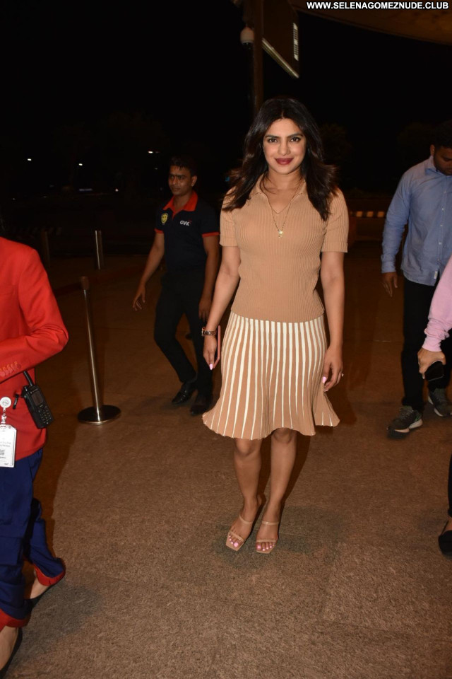 Priyanka Chopra No Source Babe Beautiful Celebrity Sexy Posing Hot