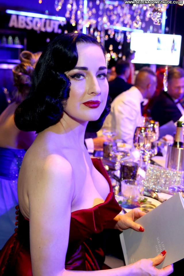 Dita Von No Source  Babe Sexy Posing Hot Celebrity Beautiful