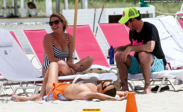 Kristen Doute The Beach Posing Hot Celebrity Babe Toples Beach
