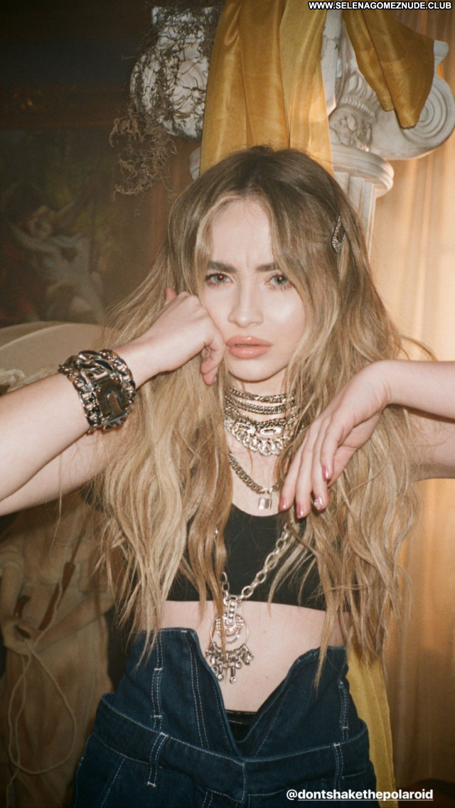 Sabrina Carpenter No Source Celebrity Posing Hot Beautiful Babe Sexy