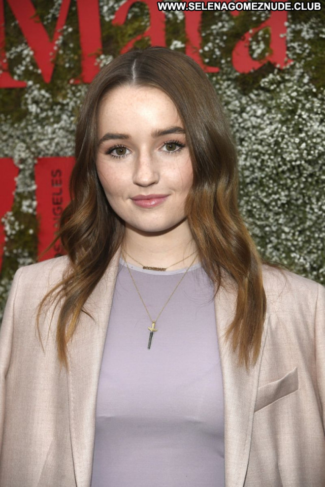 Kaitlyn Dever No Source Babe Sexy Beautiful Posing Hot Celebrity