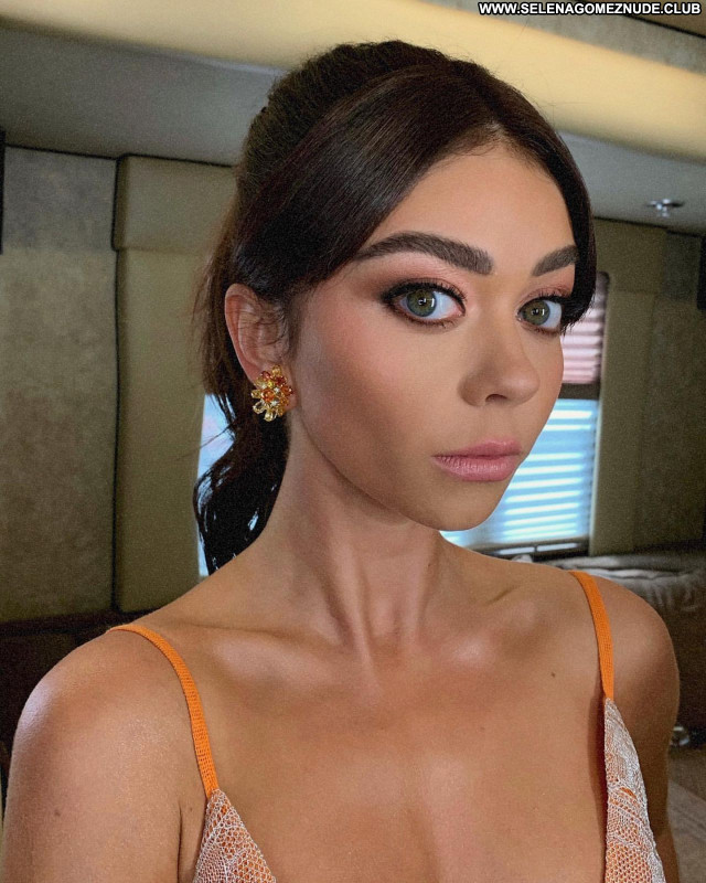 Sarah Hyland No Source Posing Hot Celebrity Beautiful Babe Sexy