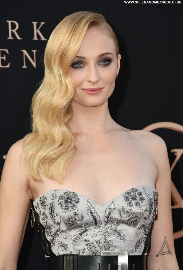Sophie Turner No Source Celebrity Beautiful Posing Hot Babe Sexy