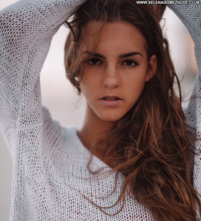 Emily Feld Sexy Posing Hot Beautiful Celebrity Babe Famous And Uncensored 
