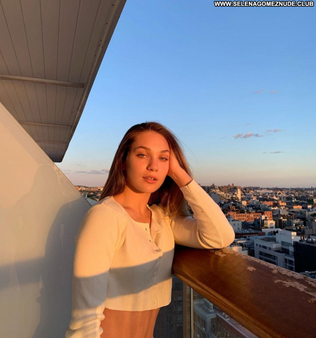 Maddie Ziegler No Source Sexy Babe Beautiful Celebrity Posing Hot