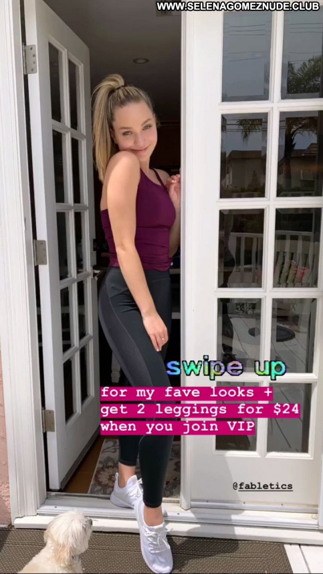 Maddie Ziegler No Source Beautiful Posing Hot Babe Sexy Celebrity