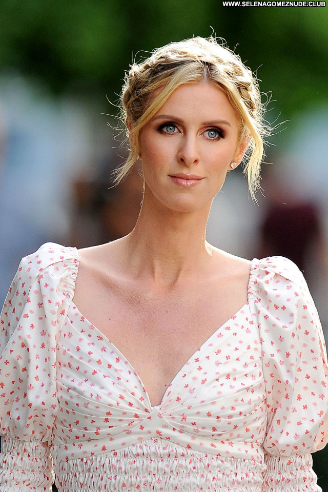 Nicky Hilton No Source Beautiful Posing Hot Celebrity Babe Sexy