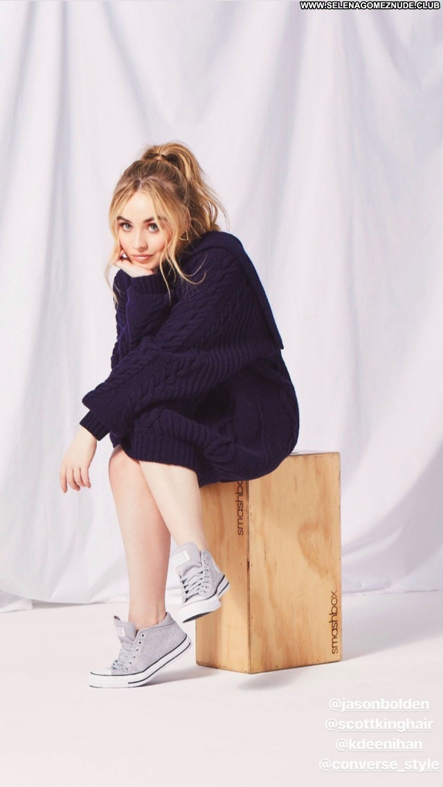 Sabrina Carpenter No Source Beautiful Sexy Posing Hot Babe Celebrity