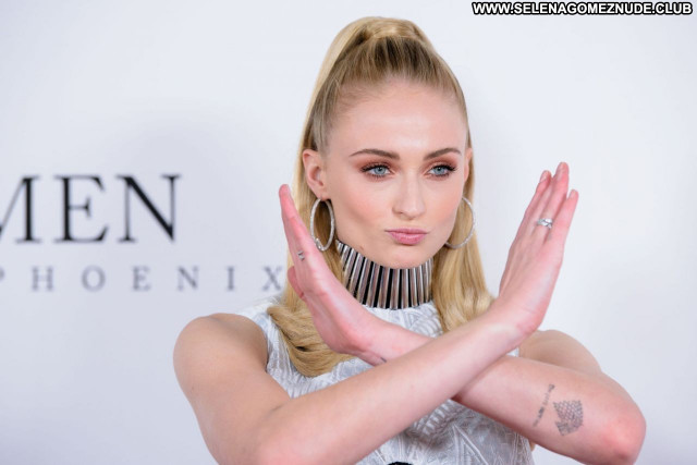 Sophie Turner No Source  Sexy Babe Celebrity Posing Hot Beautiful