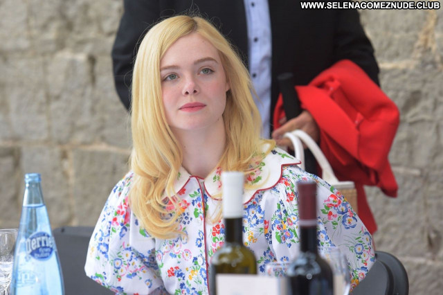 Elle Fanning No Source  Beautiful Babe Sexy Posing Hot Celebrity