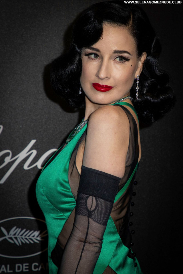 Dita Von No Source Celebrity Posing Hot Sexy Babe Beautiful