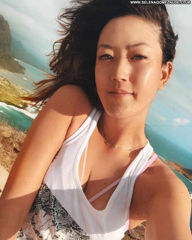 Michelle Wie No Source Celebrity Sexy Babe Beautiful Posing Hot