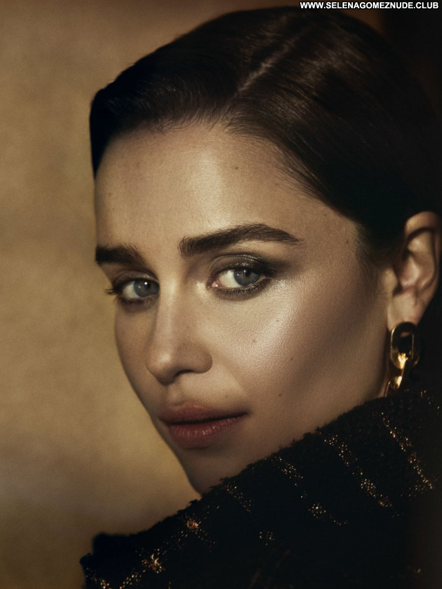 Emilia Clarke No Source Sexy Beautiful Posing Hot Celebrity Babe