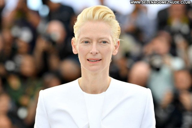 Tilda Swinton No Source  Babe Sexy Beautiful Posing Hot Celebrity