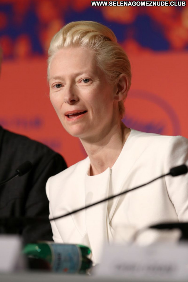 Tilda Swinton No Source  Sexy Posing Hot Celebrity Babe Beautiful