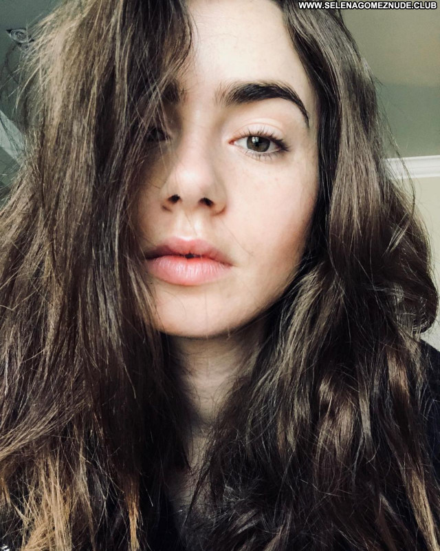 Lily Collins Beautiful Posing Hot Sexy Babe Celebrity