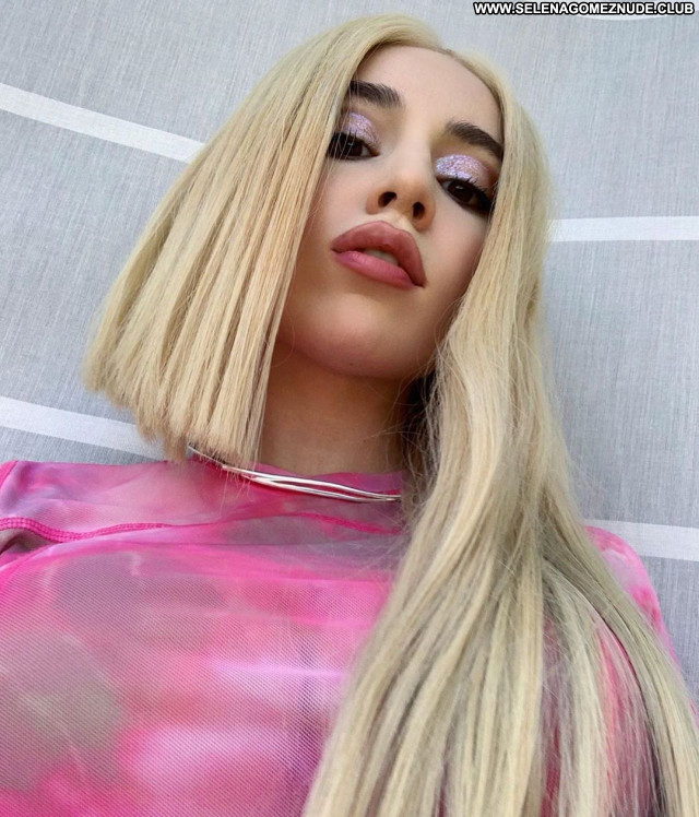 Ava Max No Source Celebrity Babe Posing Hot Beautiful Sexy