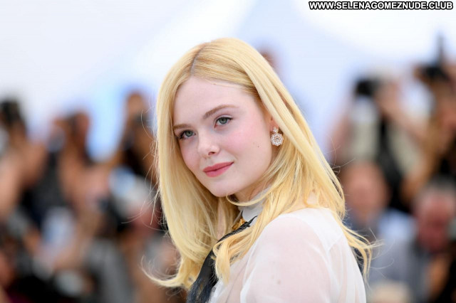 Elle Fanning No Source Sexy Posing Hot Beautiful Celebrity Babe