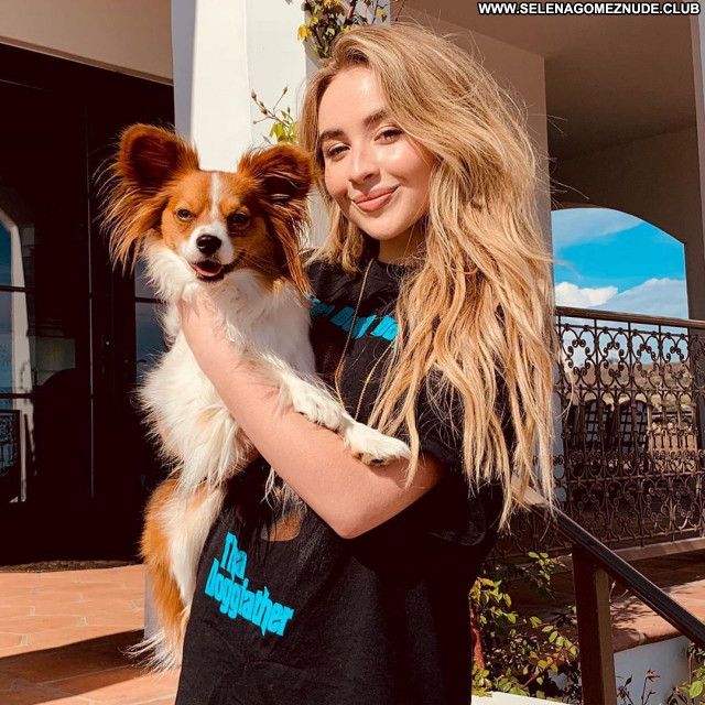 Sabrina Carpenter No Source  Celebrity Babe Posing Hot Sexy Beautiful