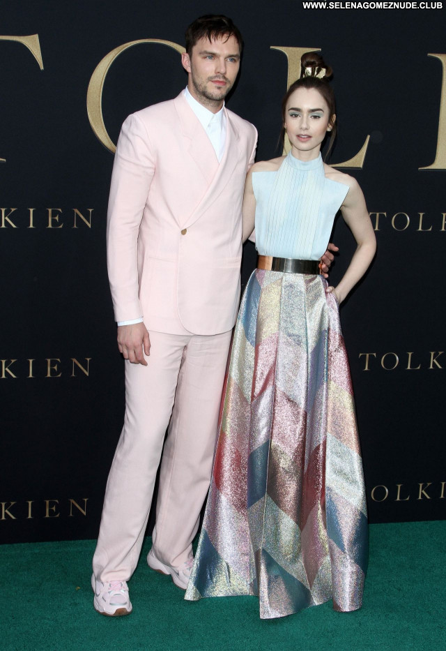 Lily Collins No Source Sexy Celebrity Beautiful Posing Hot Babe