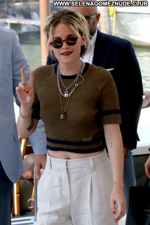 Kristen Stewart No Source Paparazzi Babe Posing Hot Celebrity